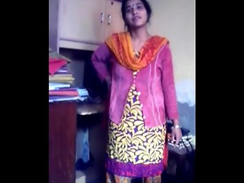 Simi Bhabhi Tight Indian Pussy