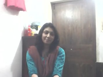 Hot Punjabi Girl Showing Boobs To Boyfriend on Webcam
